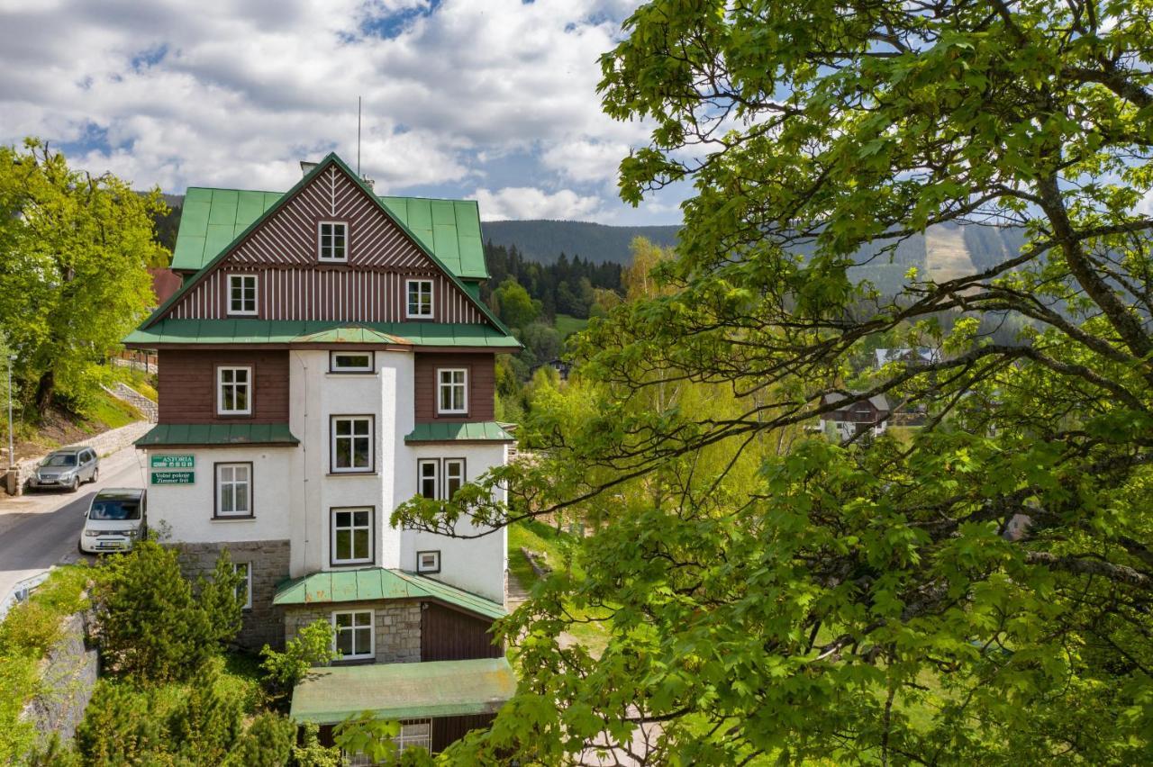 Astoria Inn Špindlerŭv Mlýn Exterior foto